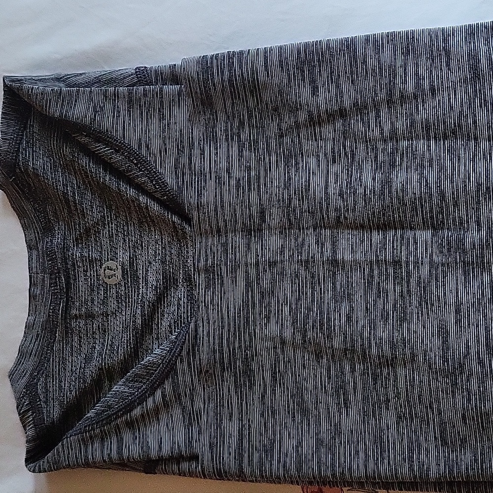 Lululemon Top - Picture 2 of 6